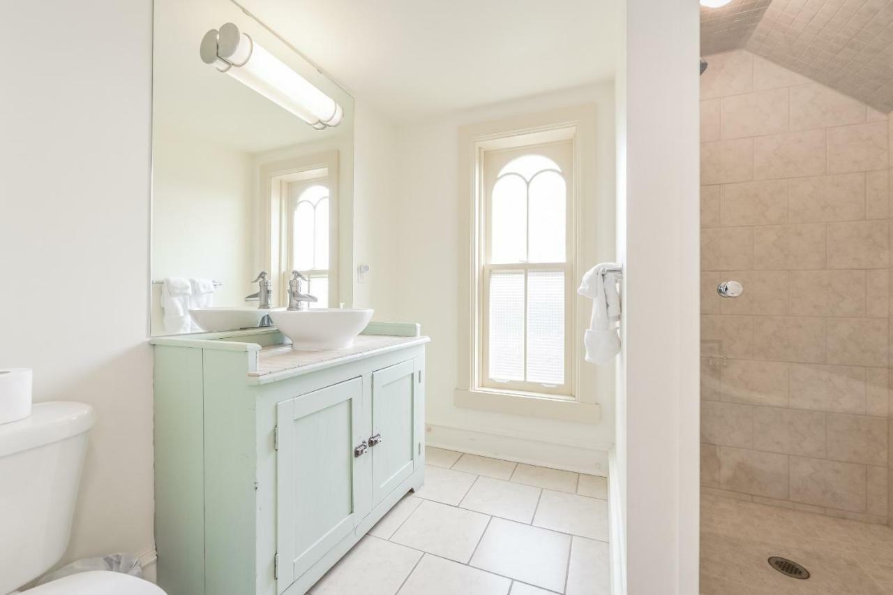St Andrew Suites Fergus Dış mekan fotoğraf